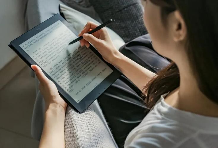 数字时代下，年轻人与投影仪的告别，新娱乐选择与传统习惯的对决