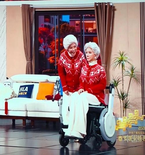 误会中的温情传递，假蔡明的奇妙旅程